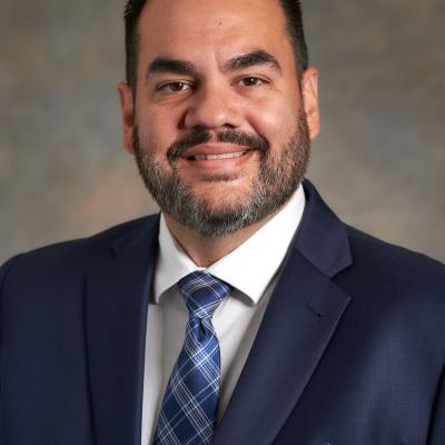 Headshot Chris Ramos