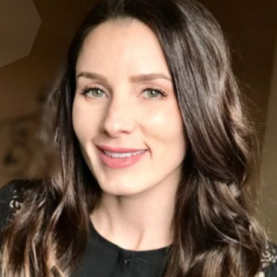 Mindy Clifford headshot photo